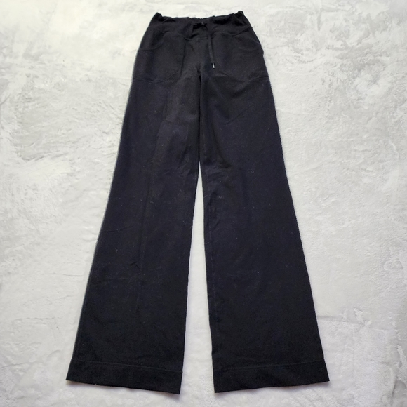 Lululemon Women's Black Wide Leg Yoga Pants Size 4 with pockets and drawstring - Picture 1 of 11